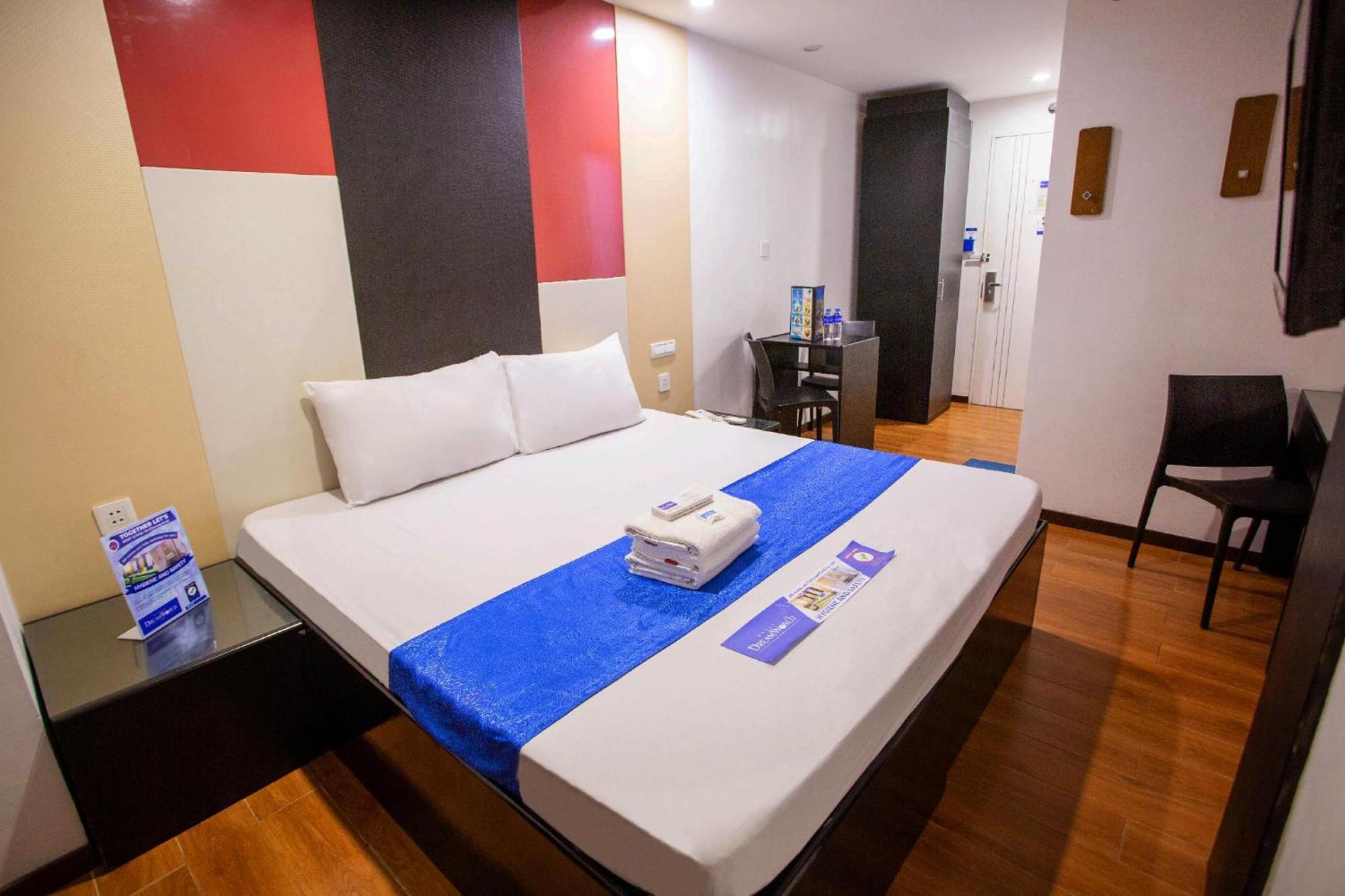 Hotel Dreamworld North Edsa Quezon City Esterno foto
